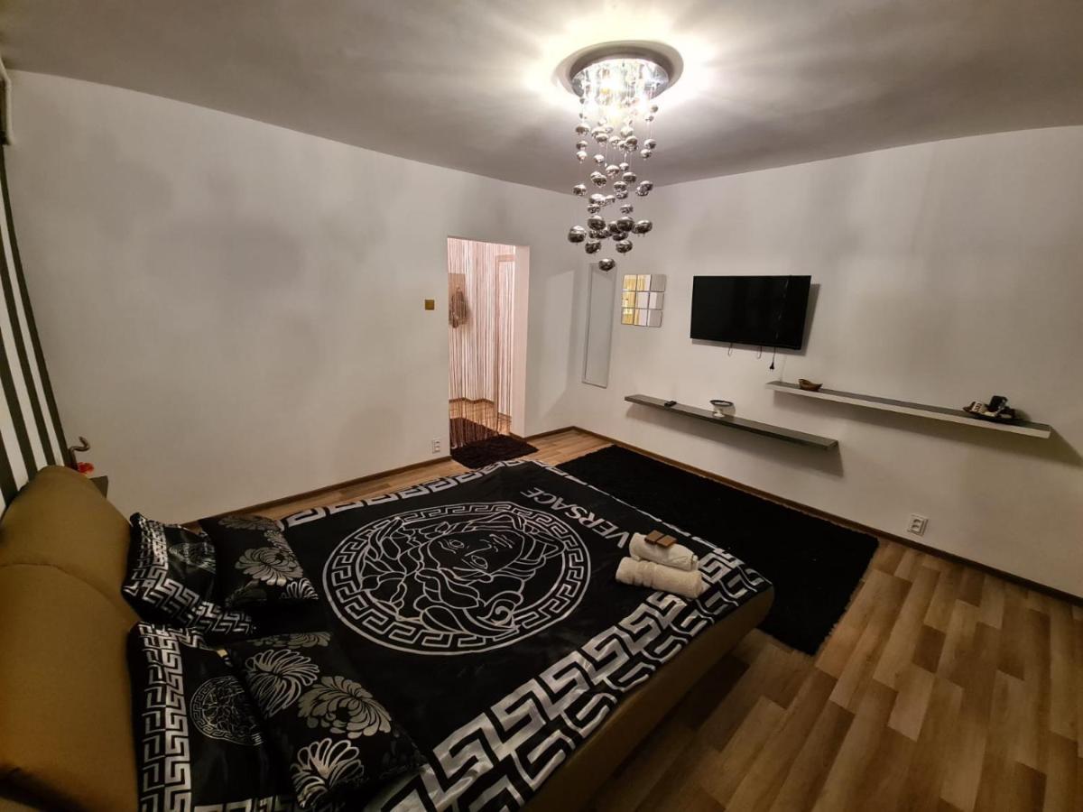 Апартаменти Apartament Cristina Дева Екстер'єр фото