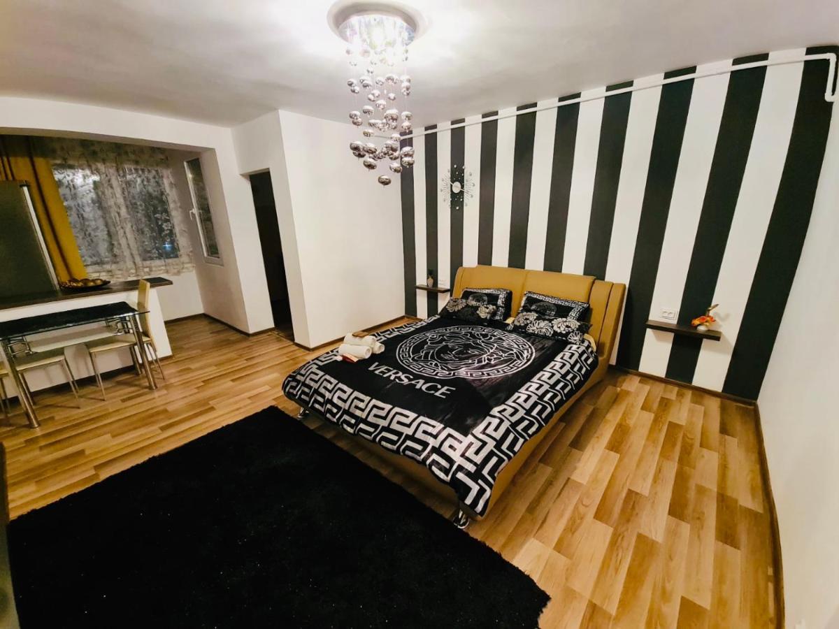 Апартаменти Apartament Cristina Дева Екстер'єр фото